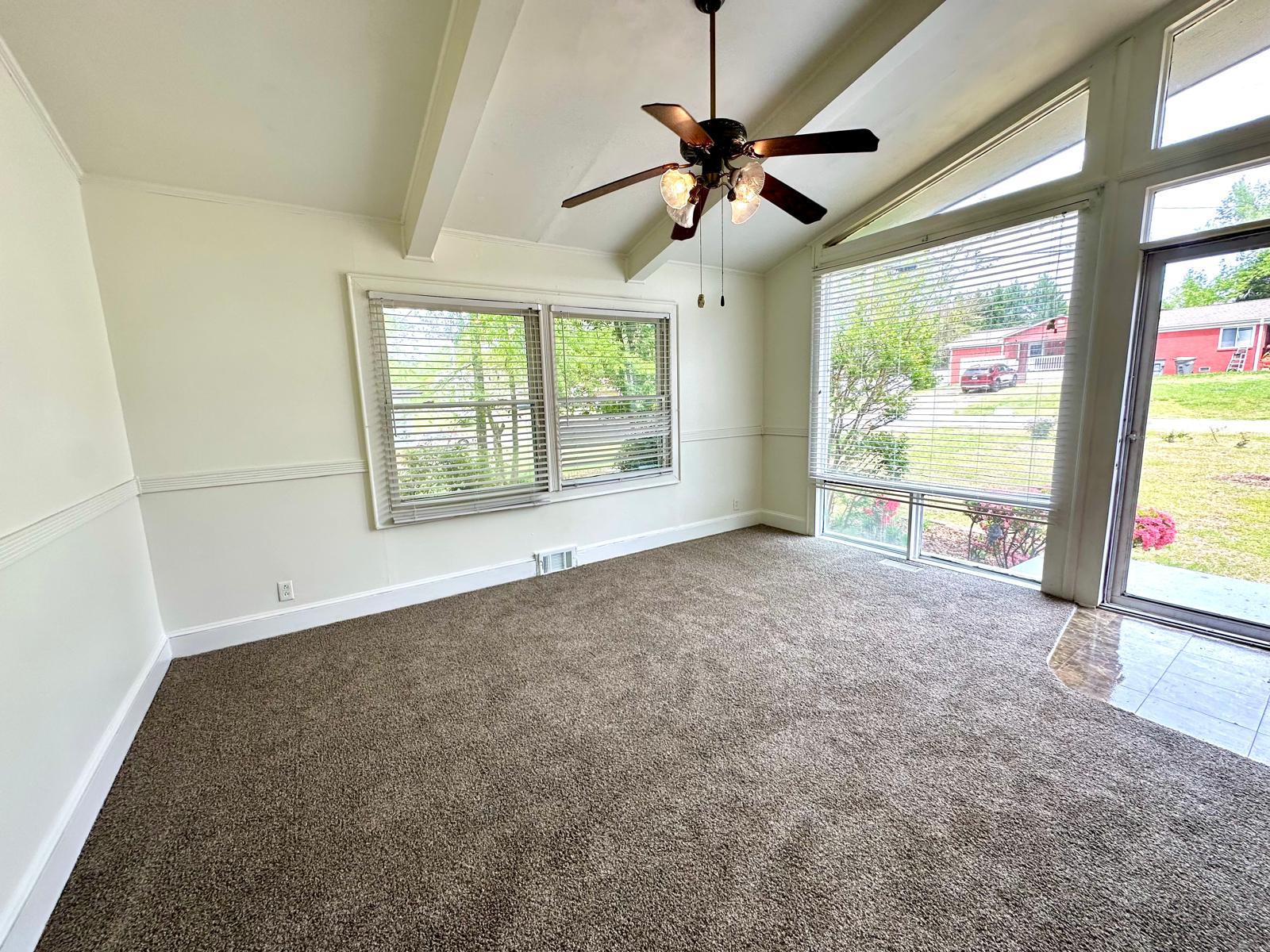 1003 Robinhood Lane – photo 3