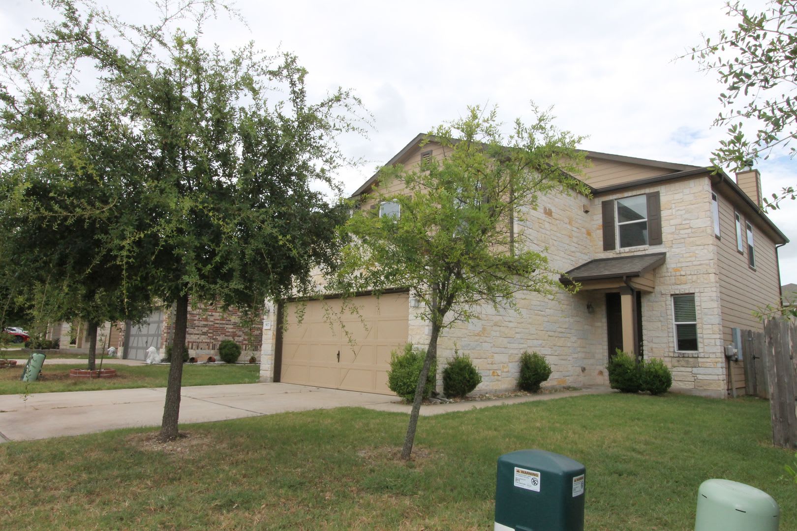 Pfabulous 3 Bedroom, 2.5 Bath, 2-Story Home In Pflugerville – photo 3