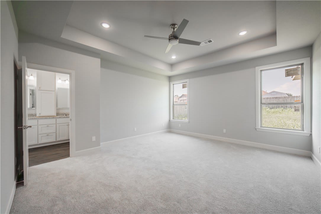 1013 Glass Street – photo 5