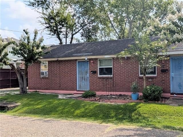 200 PACIFIC Avenue – photo 1