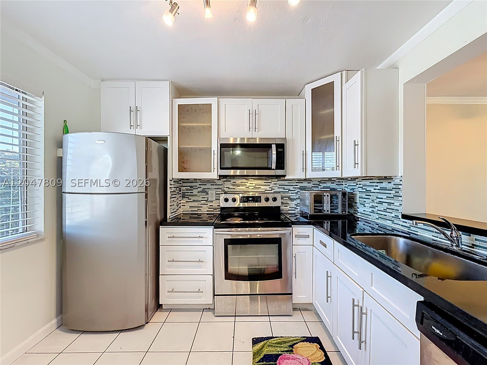 8740 N Sherman Cir – photo 5