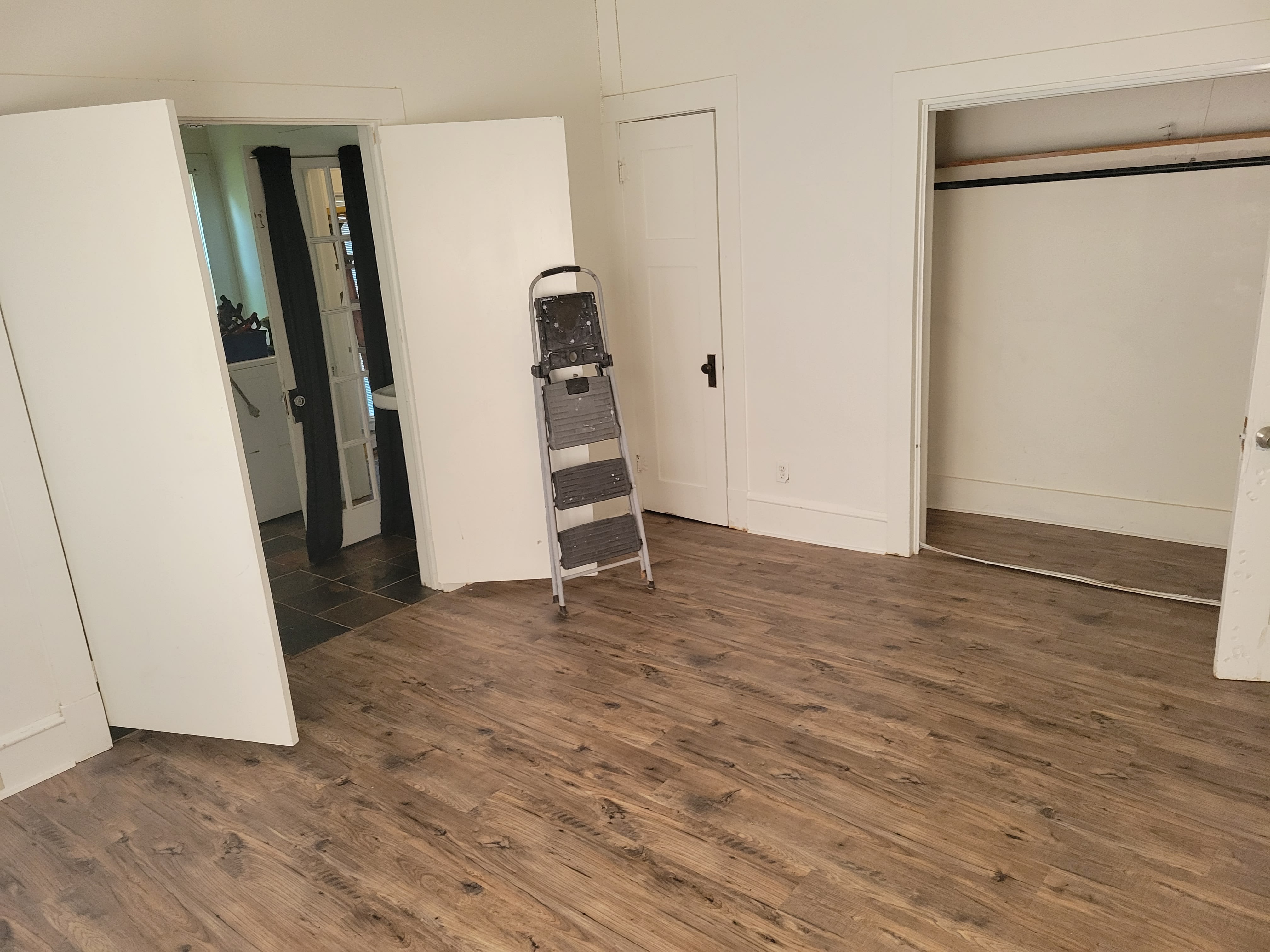 606 Ave C – photo 4