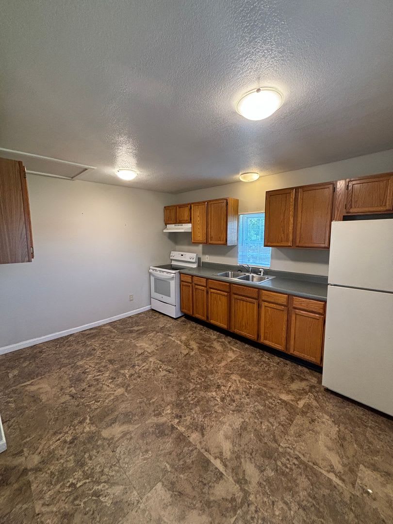 4237 Holston Dr – photo 4