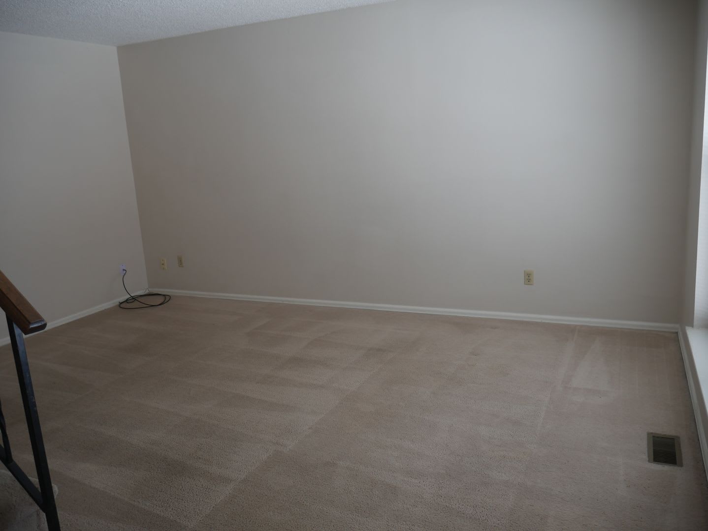 3 Bed 2 5 Bath With A Large Backyard Available Now – photo 4