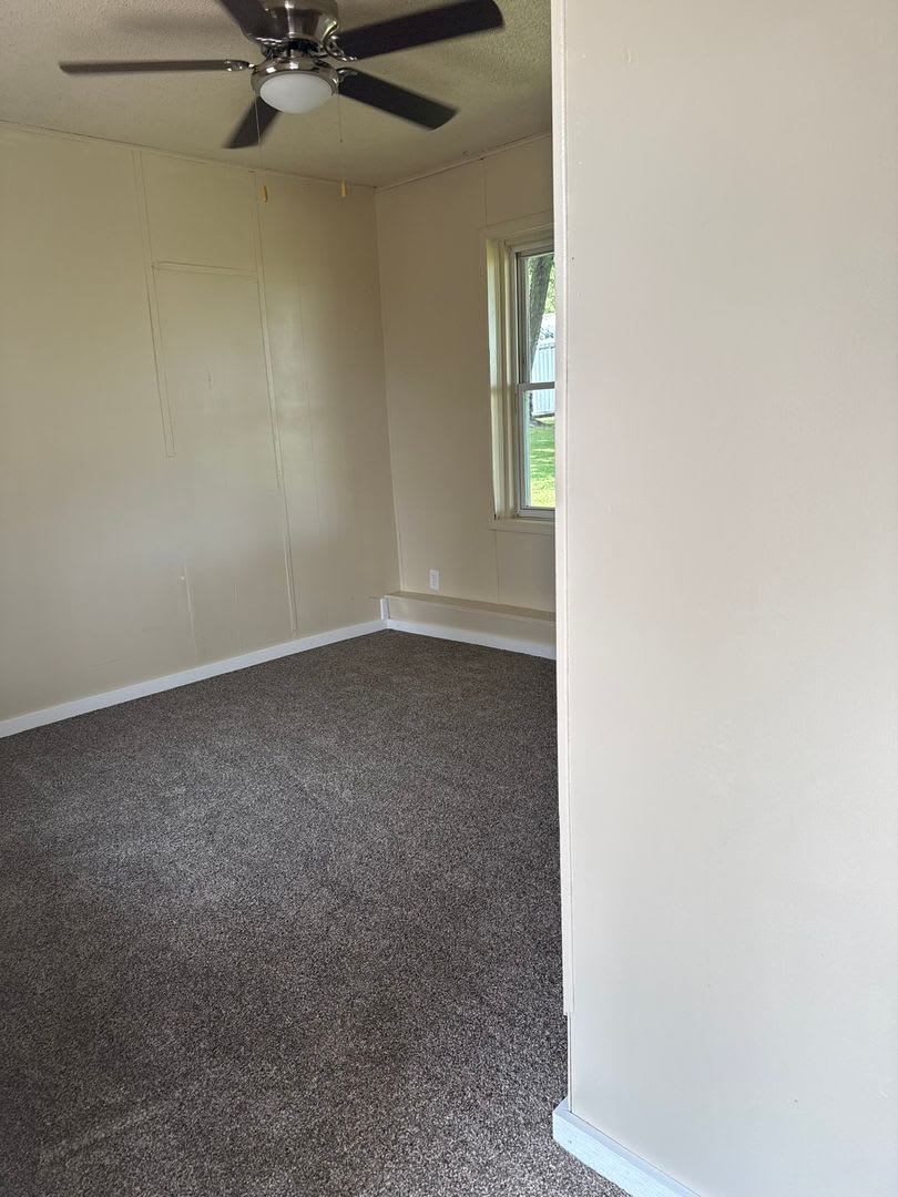 3961 Logan Ave Apt 7 – photo 1