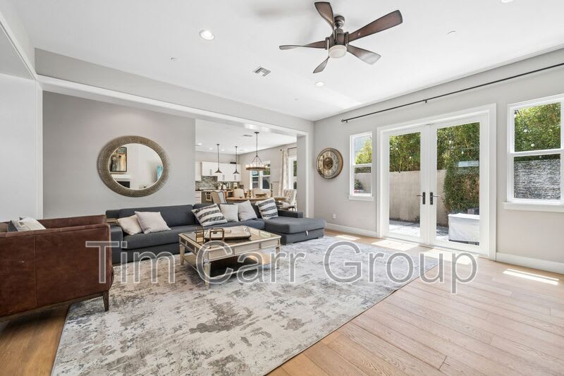 268 Palmer St – photo 3