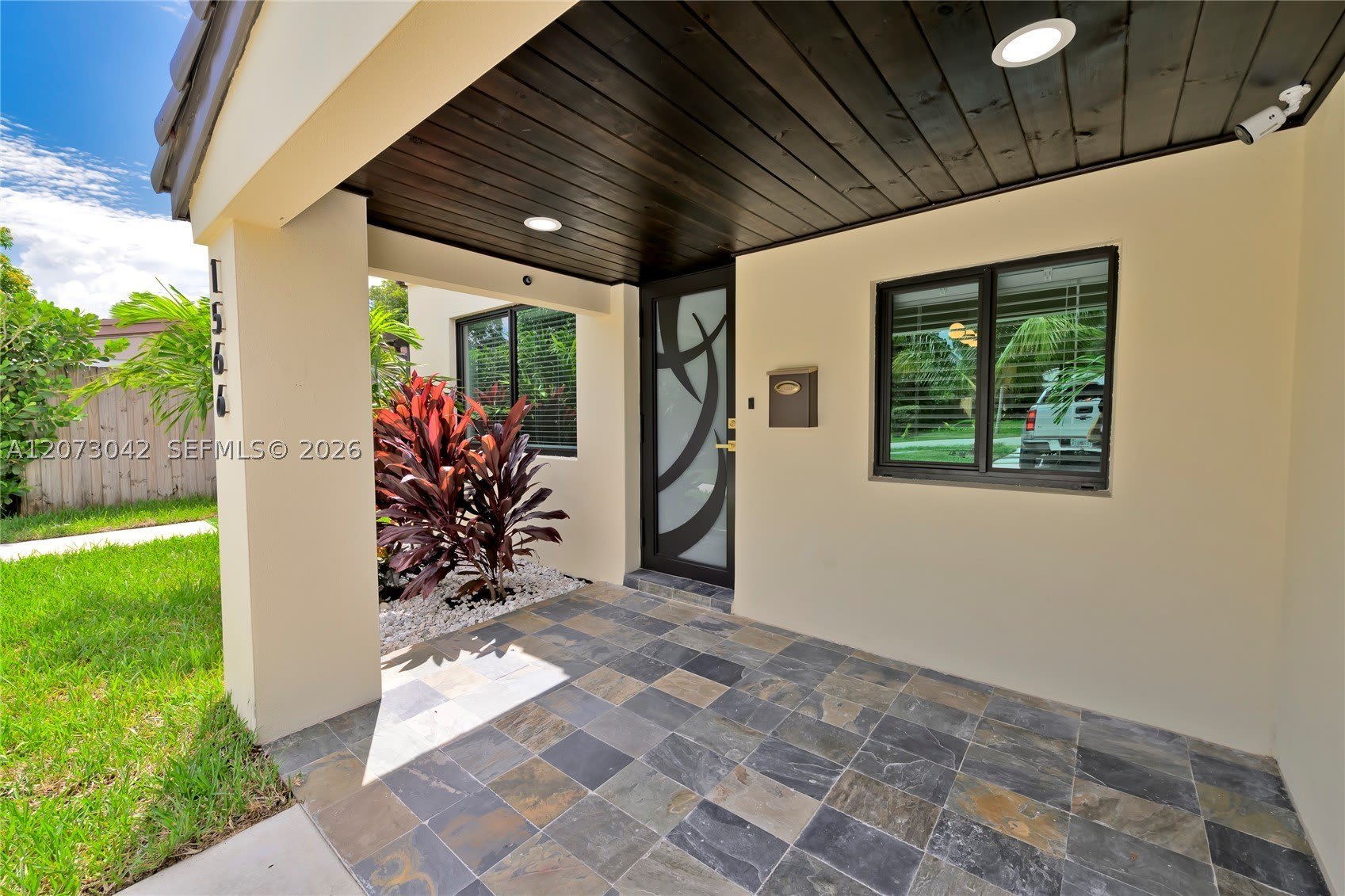 1566 NE 174th St – photo 3