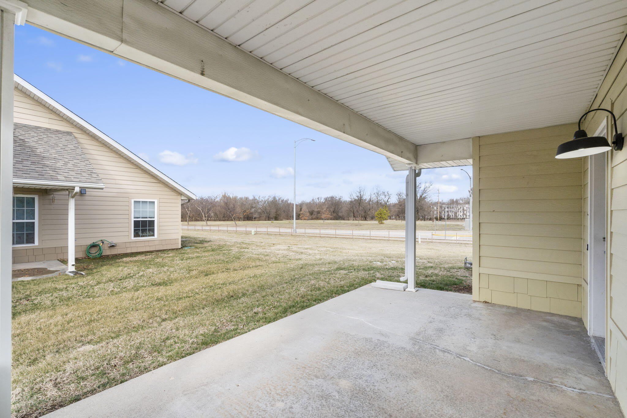640 E Sunset Street – photo 3