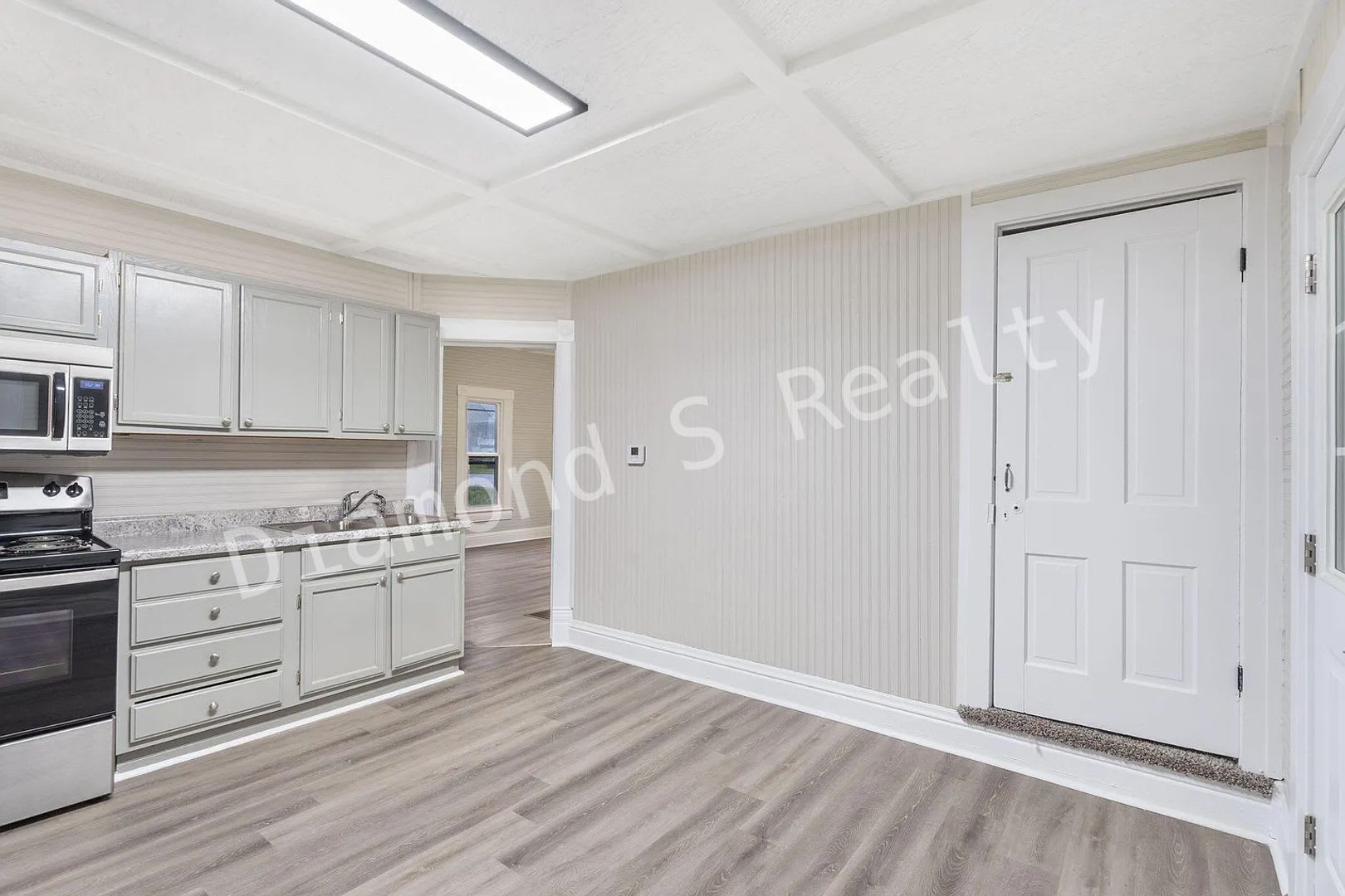 Farmhouse Style 3-Bedroom Home Available! – photo 5