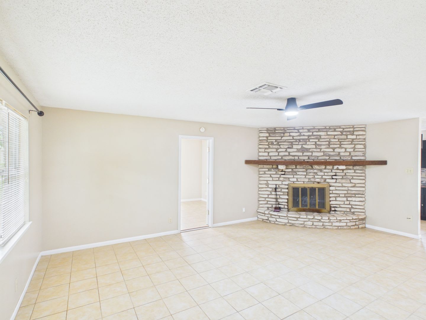 Room To Live Room To Relax Spacious 3 Bedroom Home – photo 3