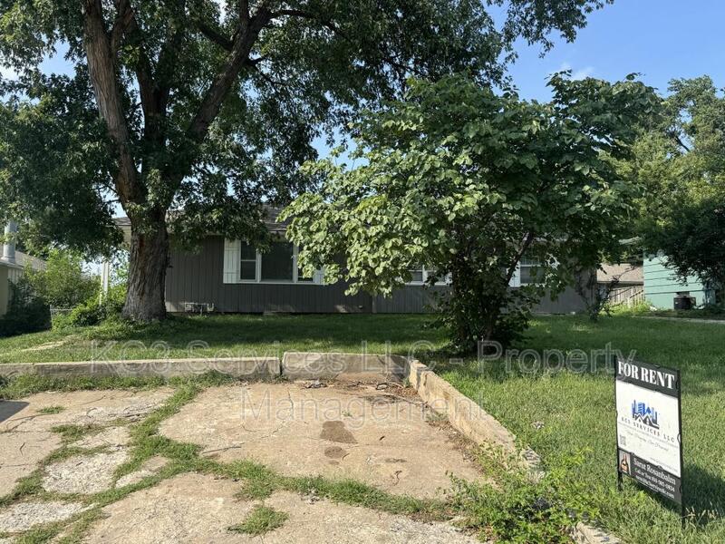5938 E 136Th St – photo 2