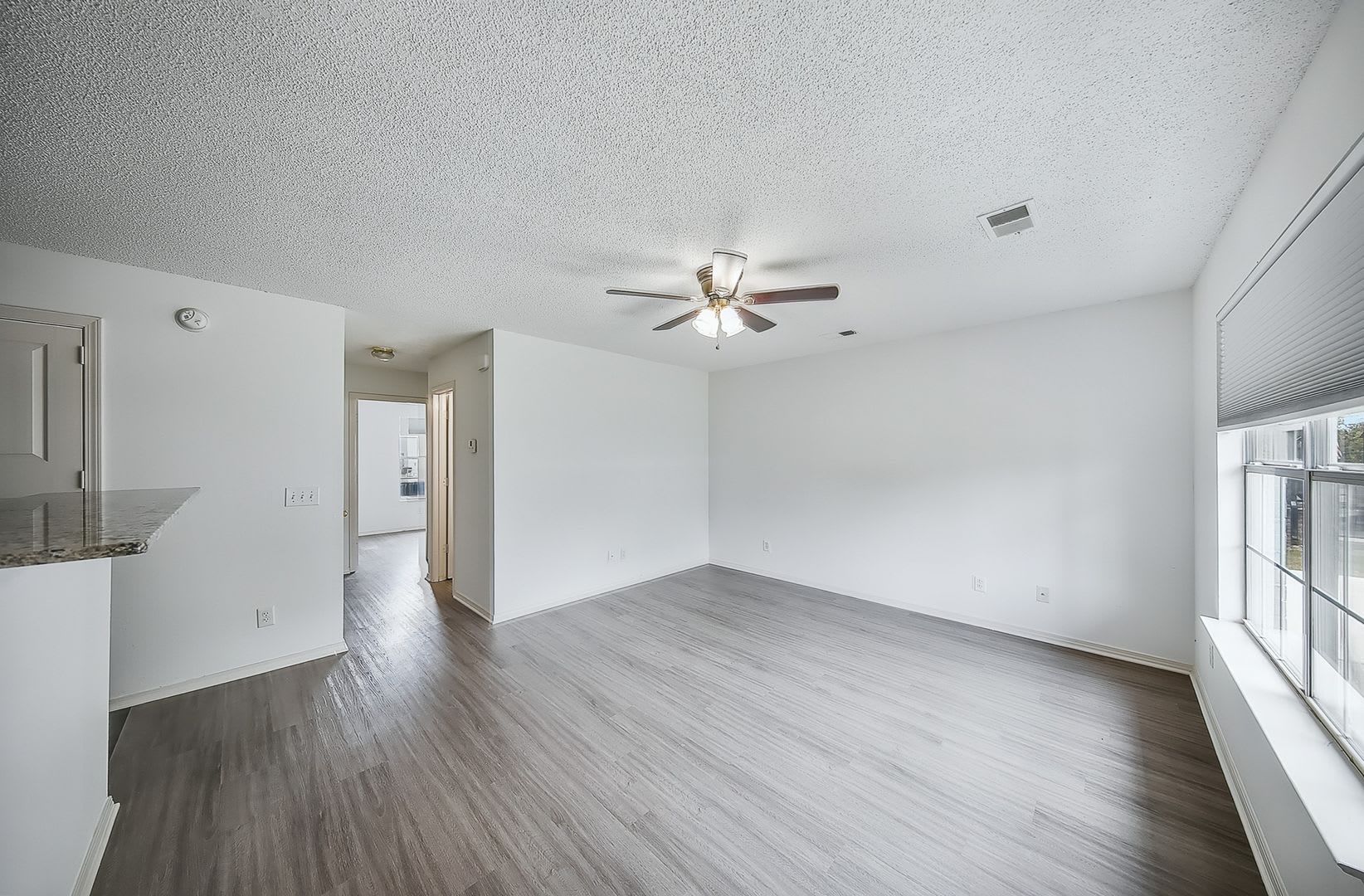 Updated 2-bedroom, 1-bathroom minutes from Bentonville Square – photo 4