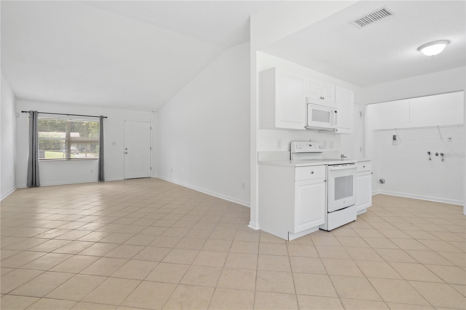 1923 BONNEVILLE Drive – photo 3