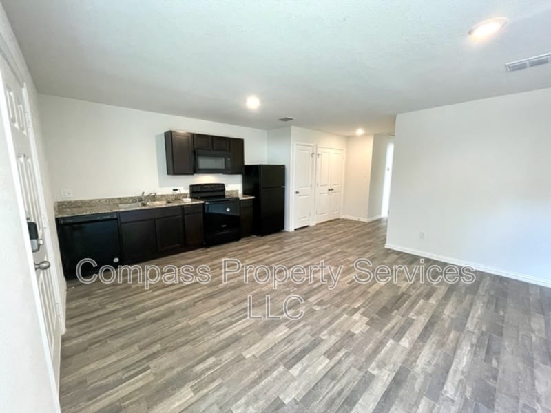 1114B Chestnut – photo 3
