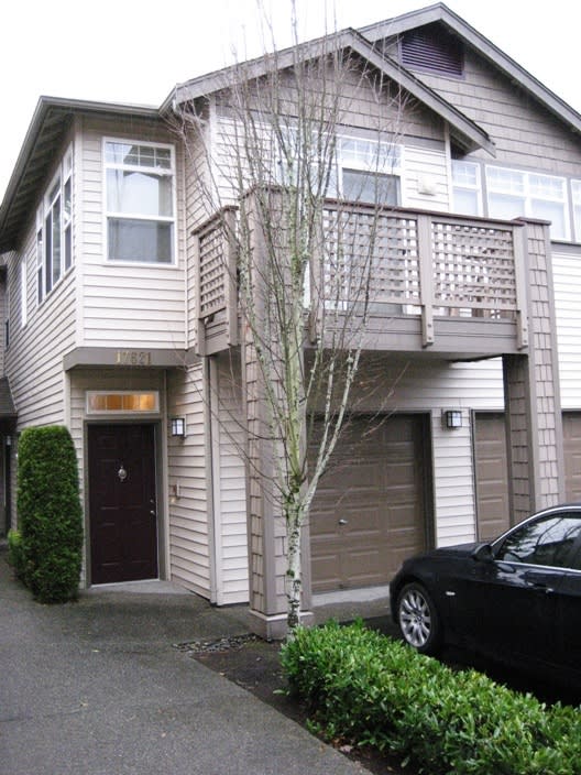 Beautiful Renton 3bd 2bath Townhome in Fairwood Neighboorhood! – photo 2