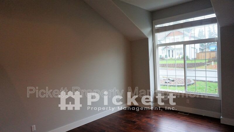 2037 Ne Gustaf St – photo 5