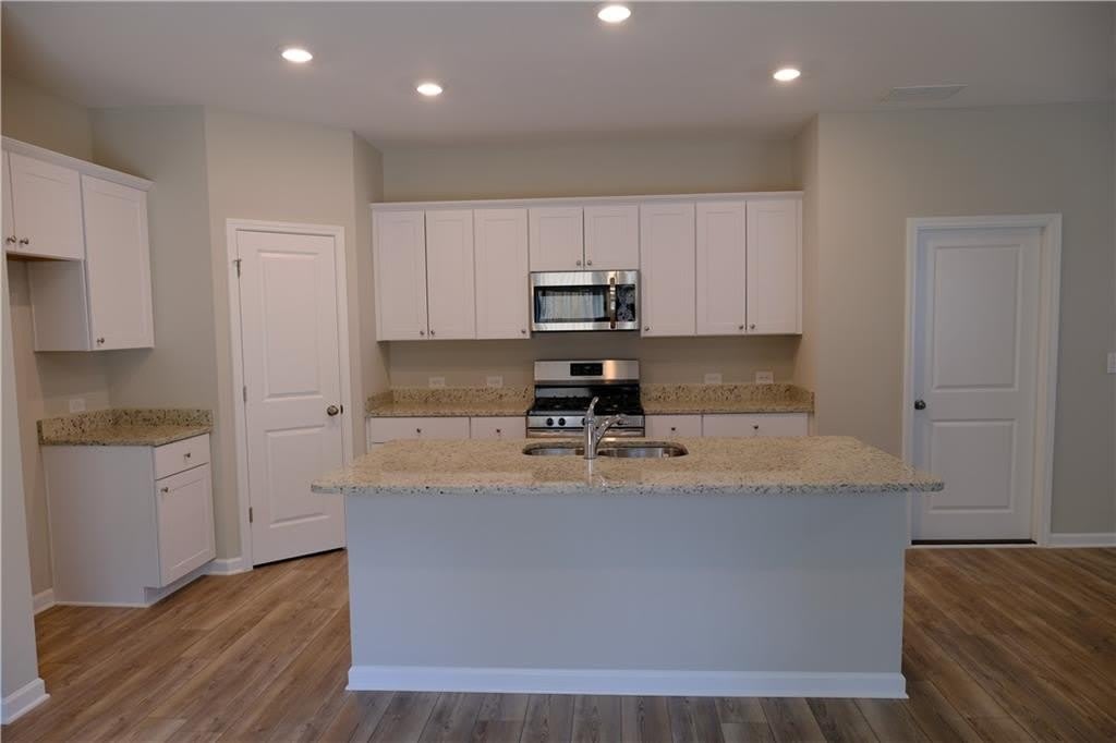 4237 Waxwing Street – photo 5