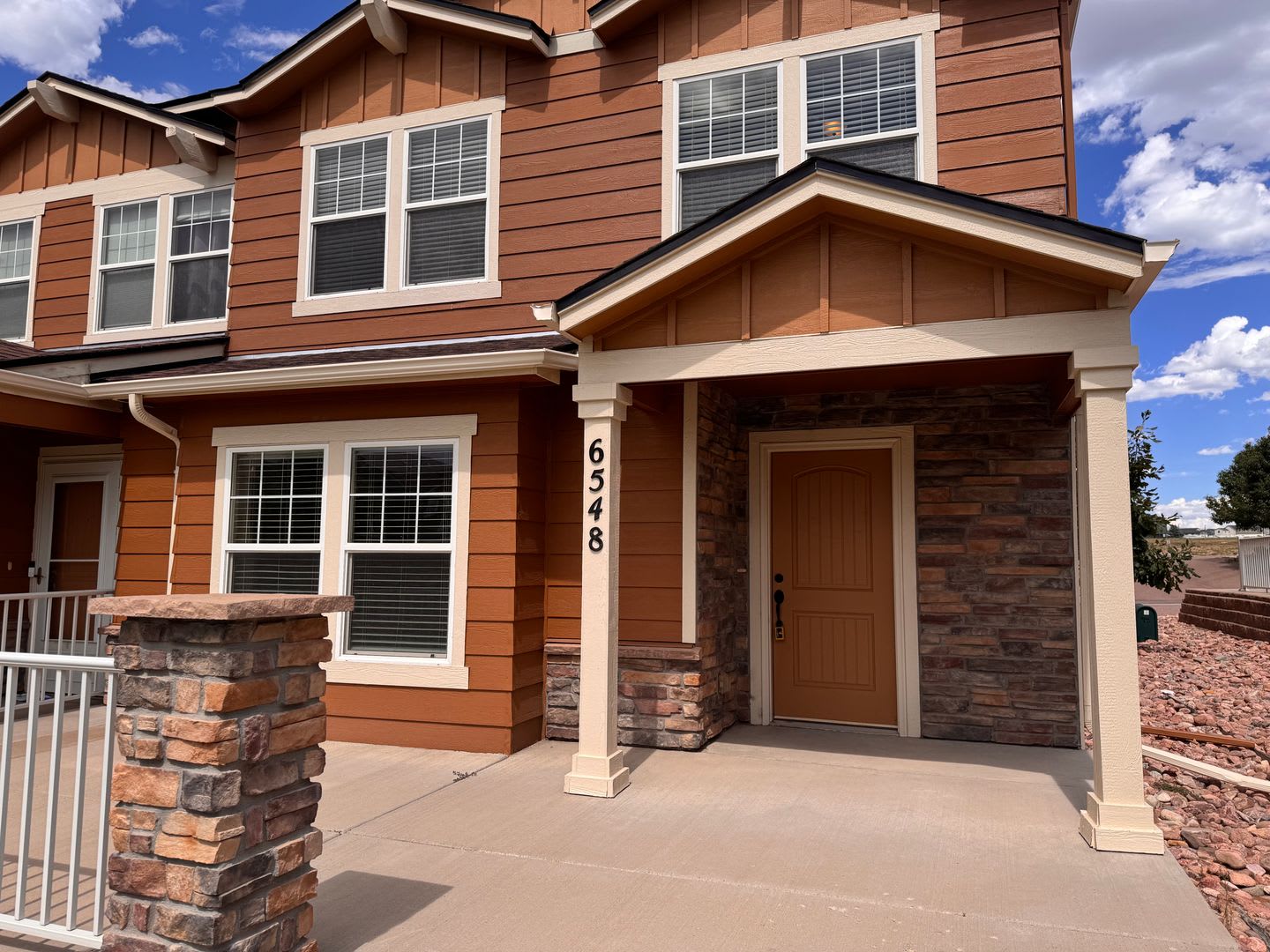 3 Bedroom 2.5 Bathroom Townhouse w/ AC – photo 1