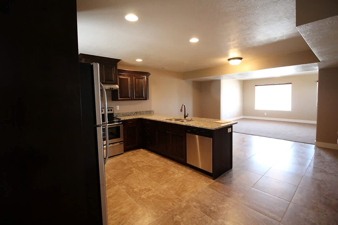 563 West 1400 North – photo 3