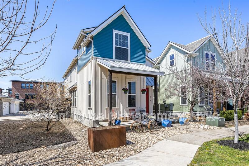 636 SW B ST – photo 3