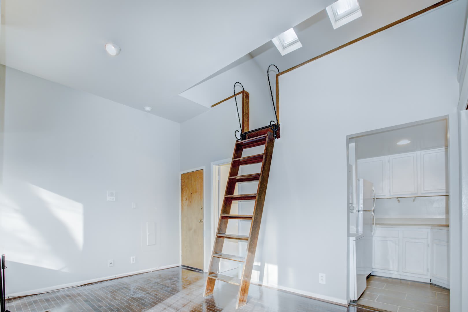 Lovely Lofted H Street Condo + Parking! – photo 4
