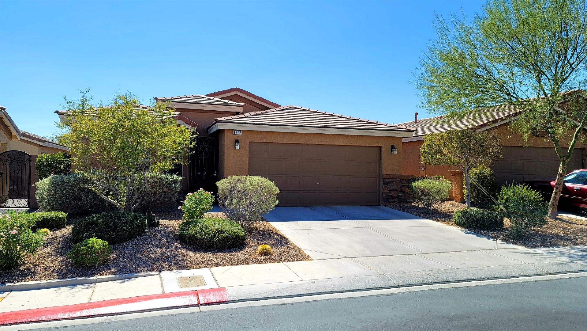 8327 Spectacle Reef Ave – photo 2