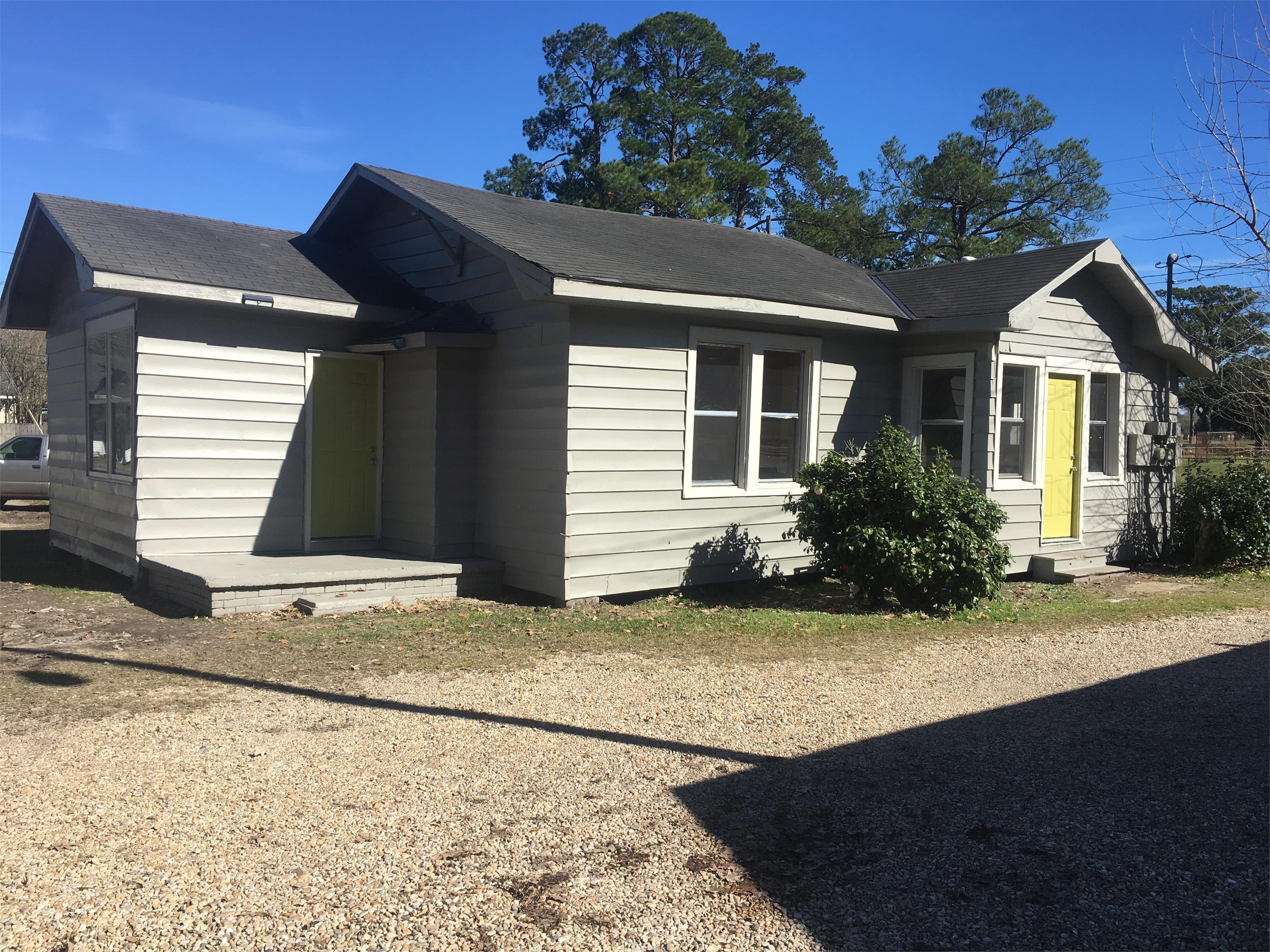 413 Moss Street – photo 2