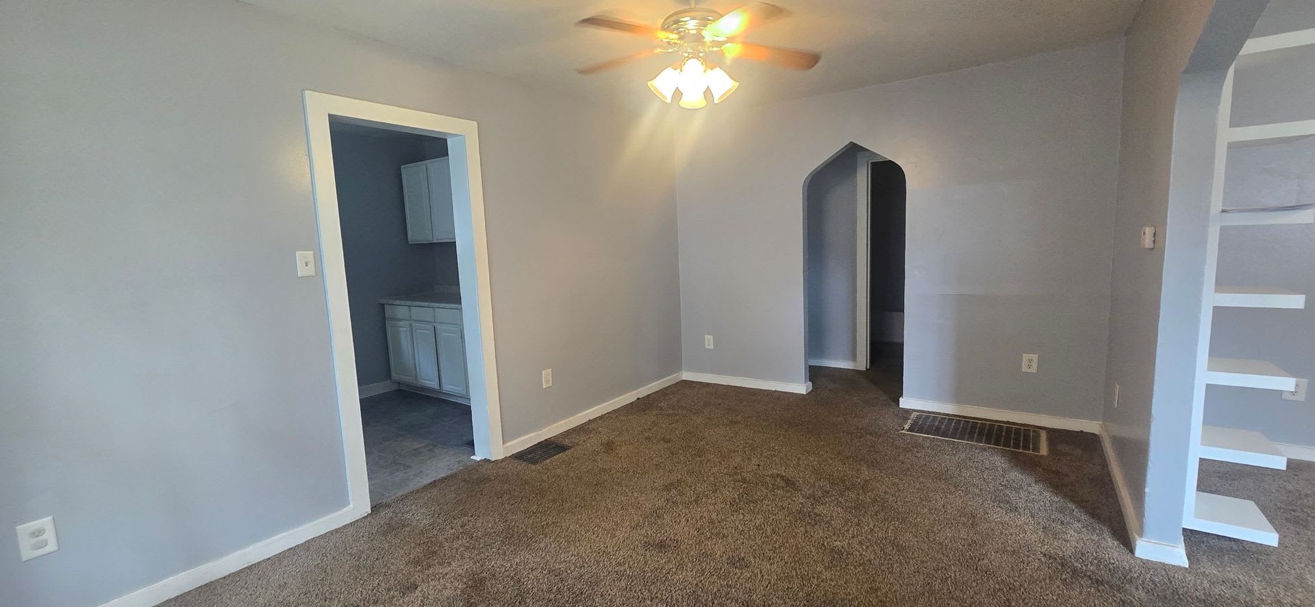 1312 E Olive----2 bedroom, 1 bath – photo 3