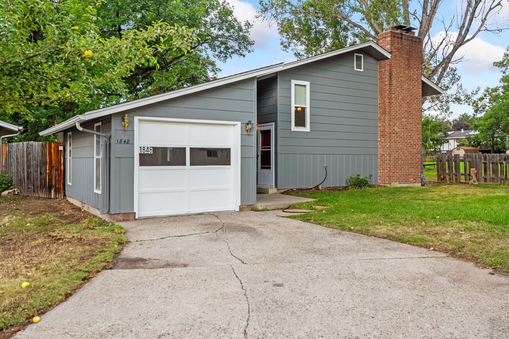 Freshly Updated 4 Bedroom Home – photo 2