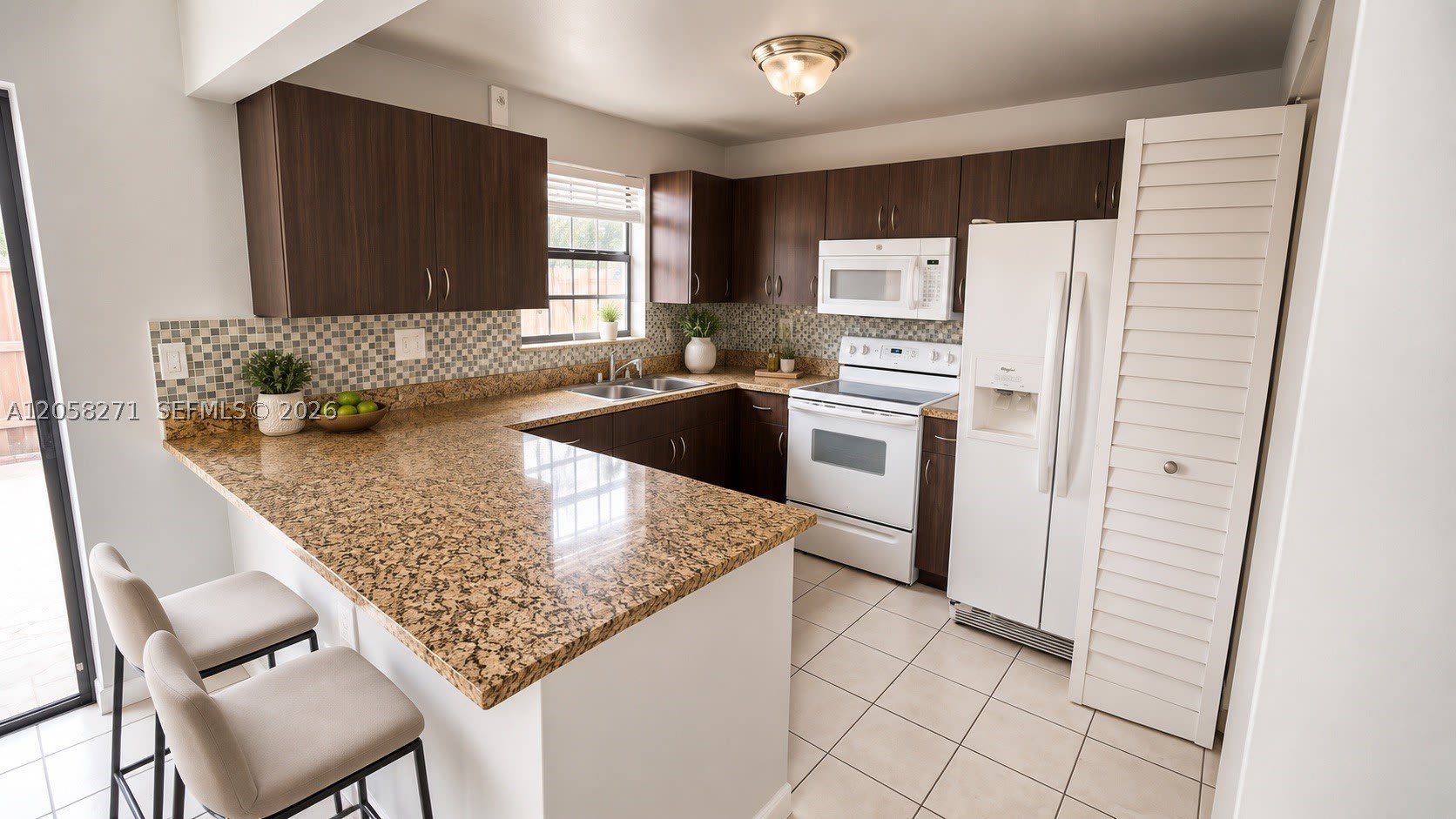10900 NW 7th St – photo 3