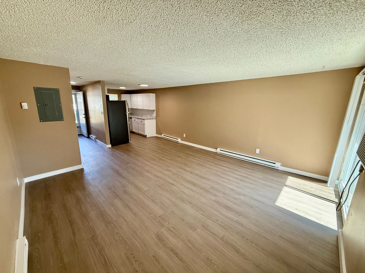 Completely Remodeled! 2 bedroom in North Loveland Near Sculpture Park – photo 5