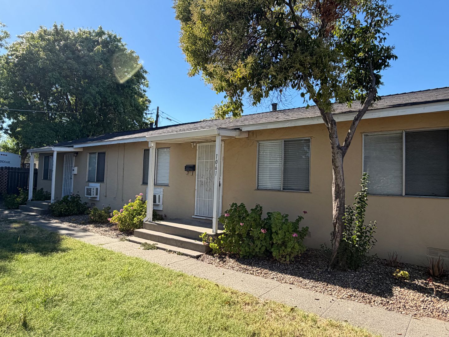 AVAILABLE NOW!!!! VACAVILLE-E. MONTE VISTA AVE.1 bed/1 bath apartment home! – photo 2