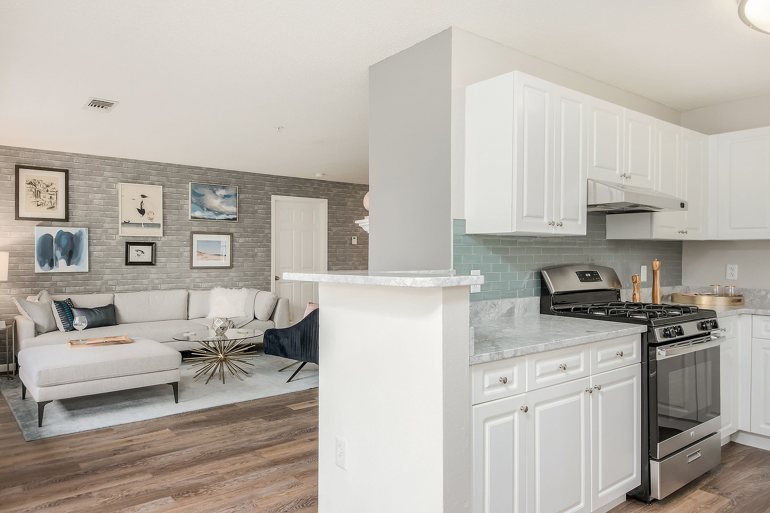 Essex Apartments – photo 3