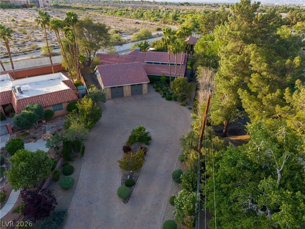 300 E Lacy Lane – photo 2