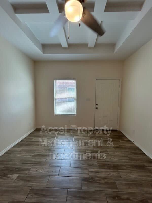 1012 W La Pointe – photo 2