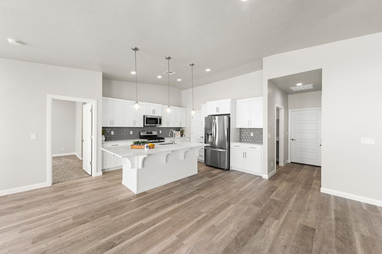 4 bed plus RV Garage – photo 3
