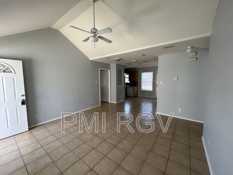 2508 Toledo Ave – photo 3
