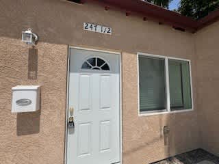 247 1 2 E Adams Blvd – photo 2