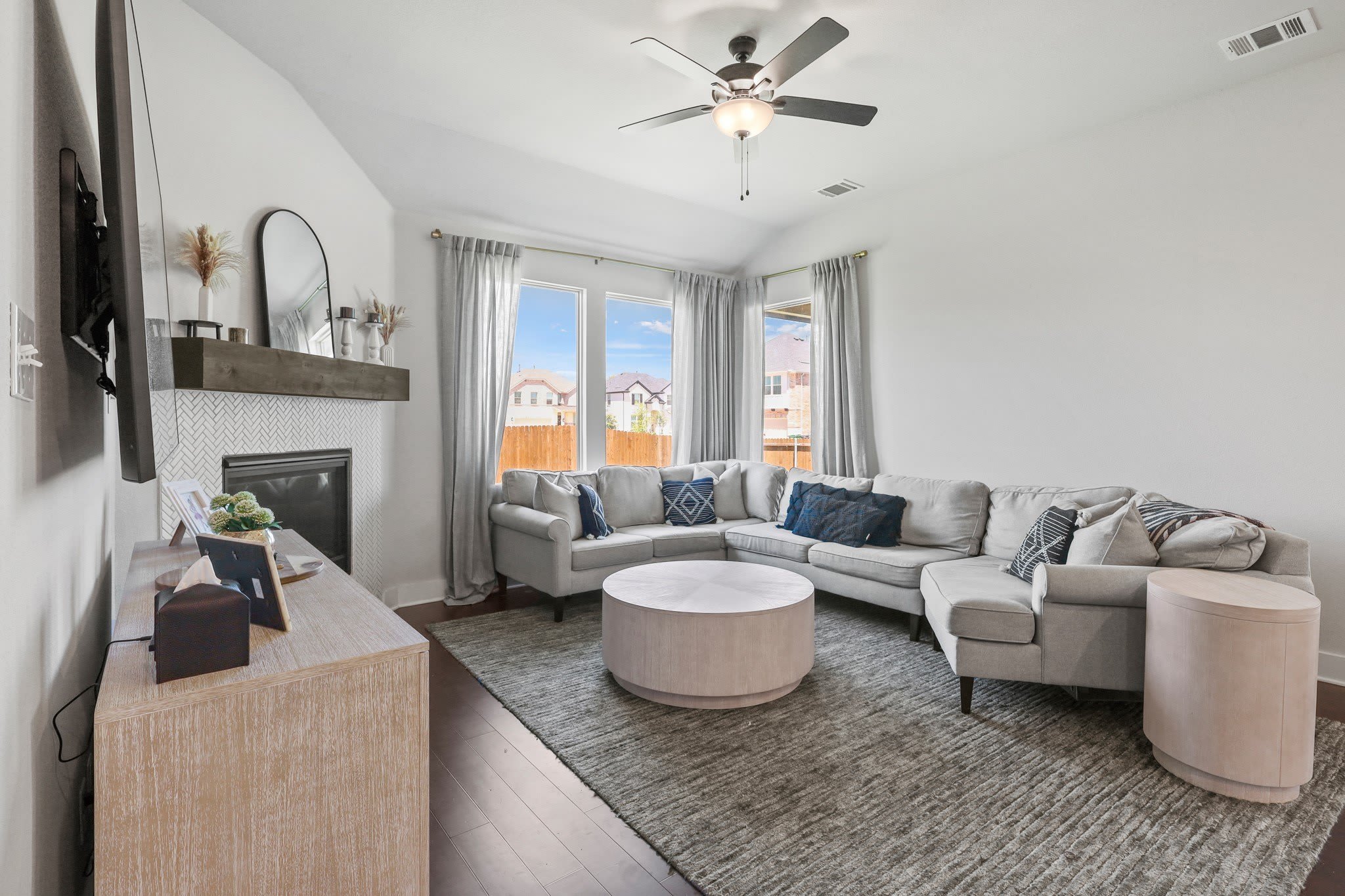 638 Taylor Drive – photo 5