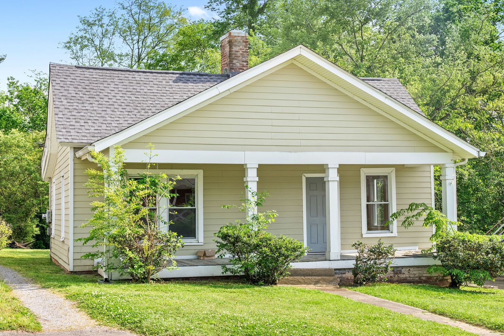 Home For Rent Near Historic Downtown Clarksville! – photo 2