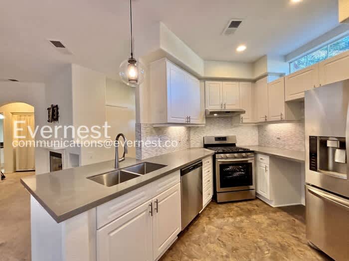 10796 Sabre Hill Drive – photo 3