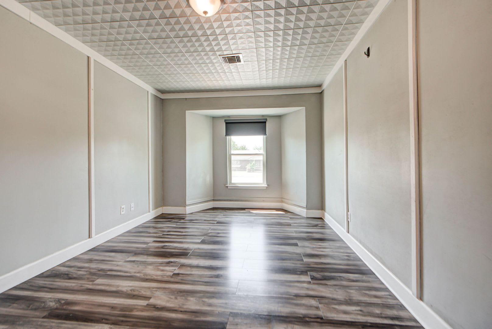 Comfortable 3 Bedroom Home in a Great Moore Location – photo 3