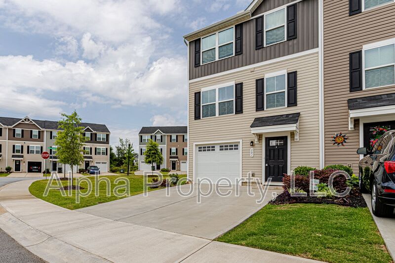 301 Parkridge Way – photo 2