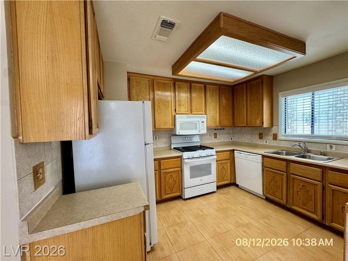 Beautiful 4BR Home with Private Pool & Cul-de-Sac Location – photo 3