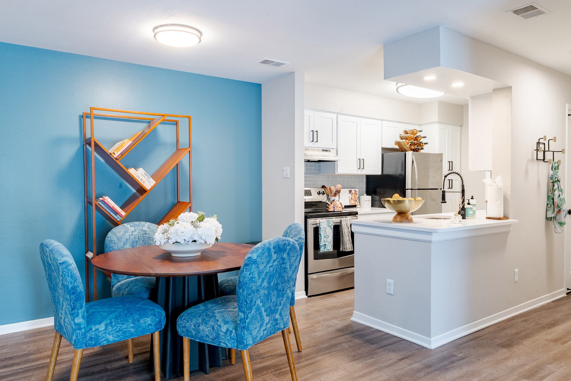 Saddle Ridge Apartments – photo 2