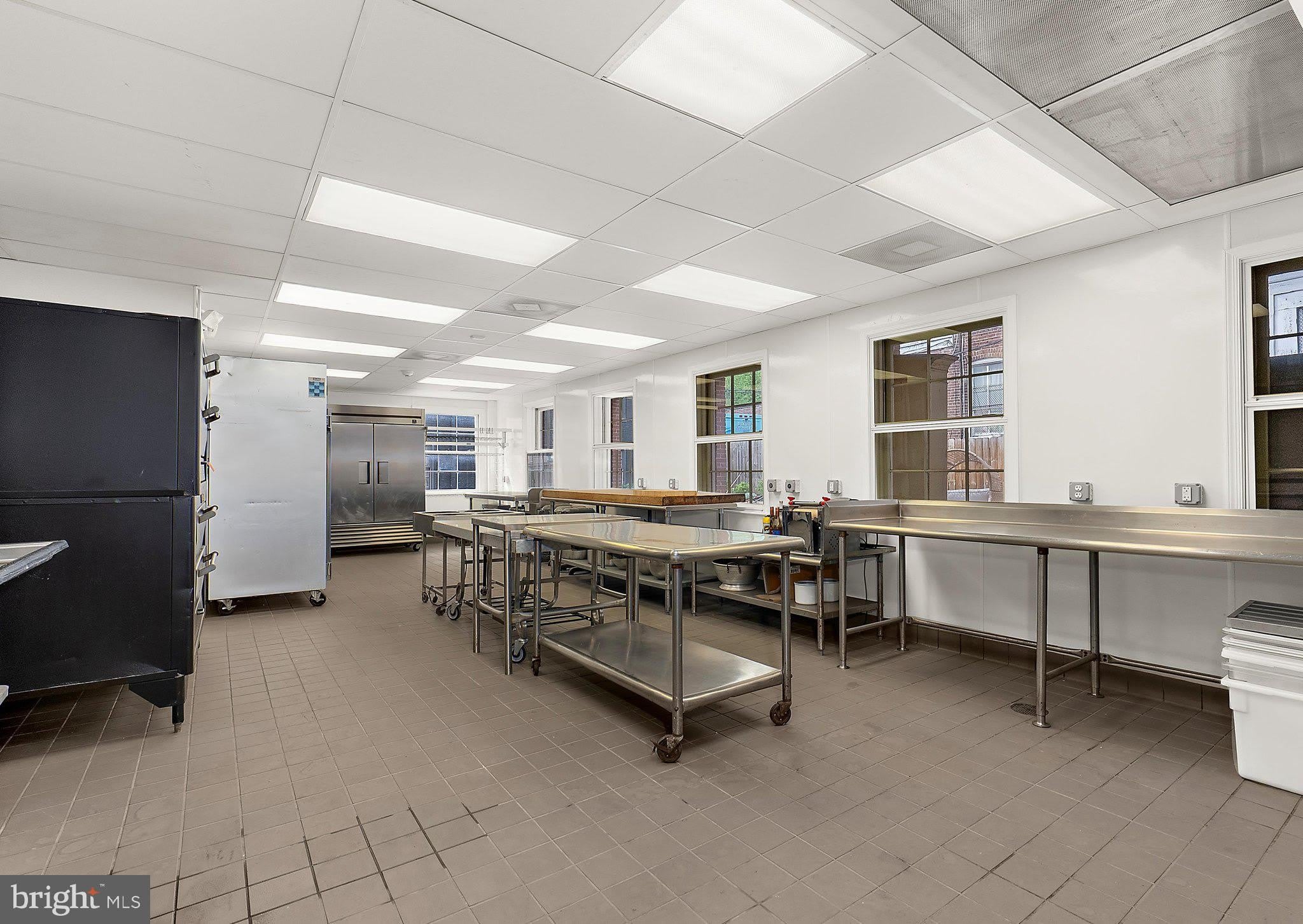 2220 N CHARLES Street – photo 3