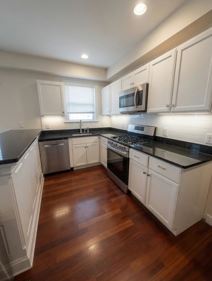Charming 4 Bedroom No Broker Fee – photo 5