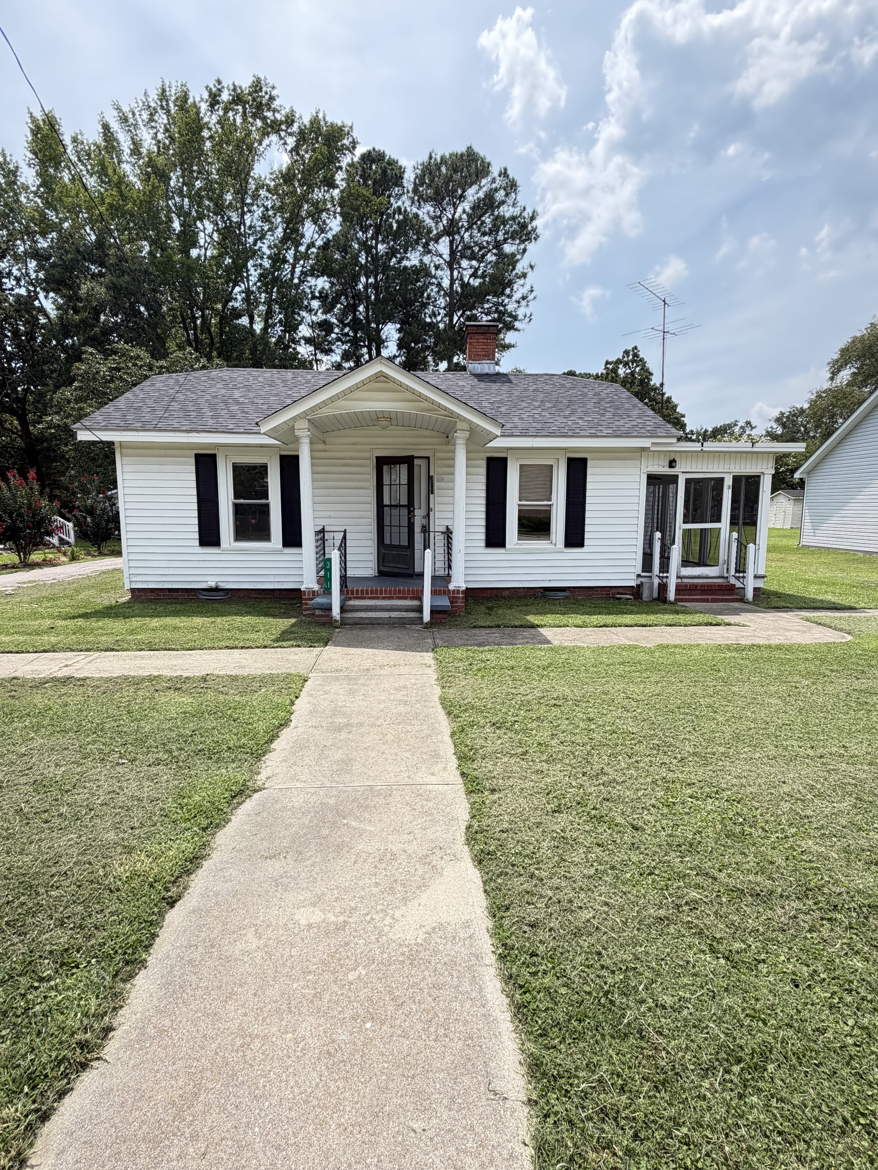311 E 2Nd St – photo 1