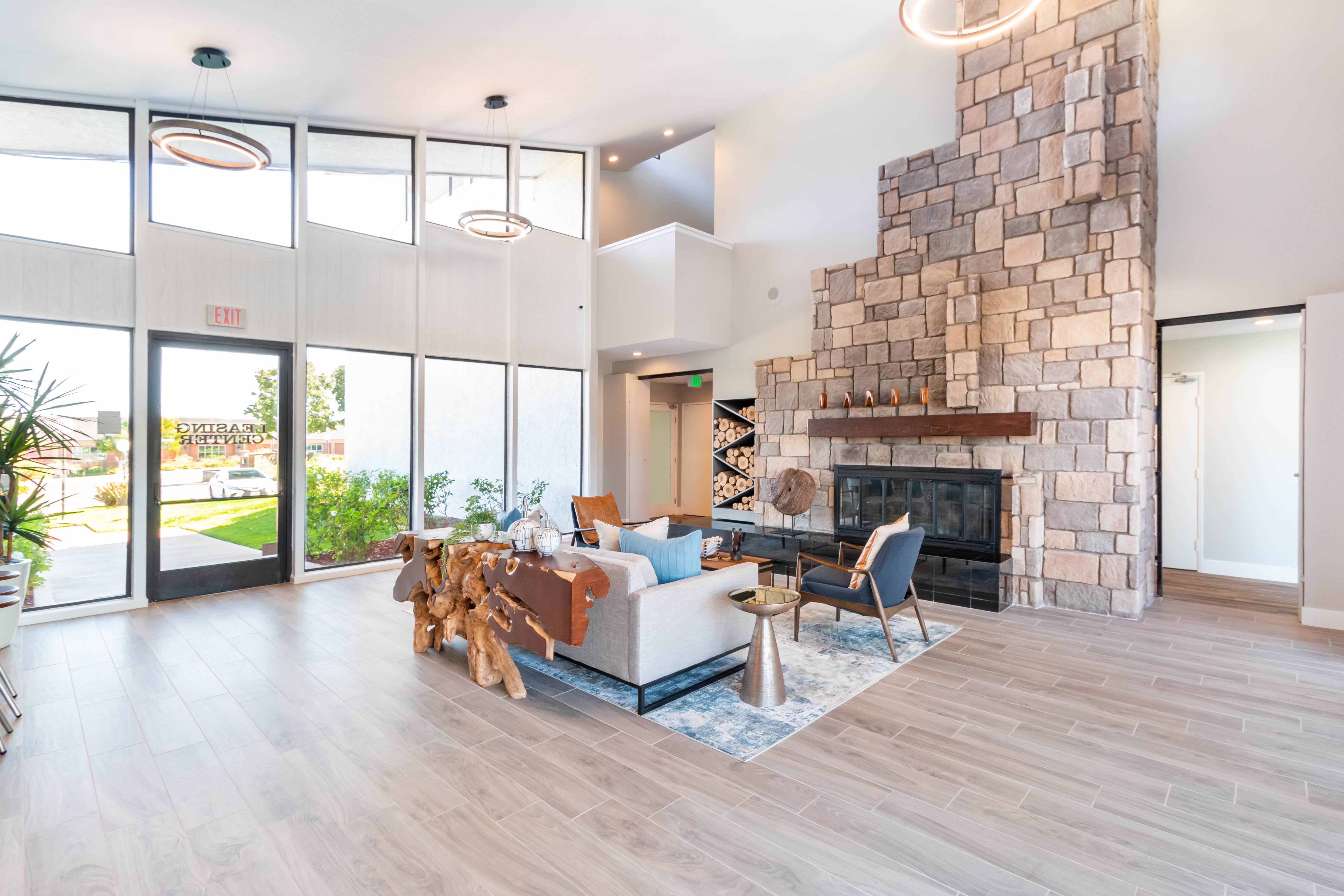 Chaparral Apartments – photo 4