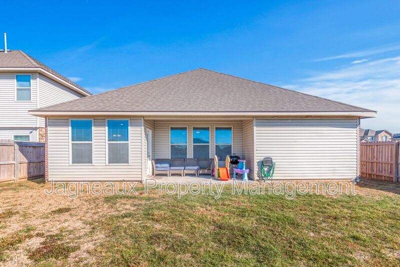 317 Langley Dr. – photo 4